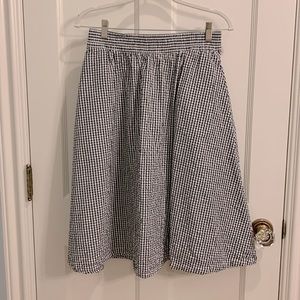 Cynthia Rowley black and white checked skirt. Elastic waist and pockets
